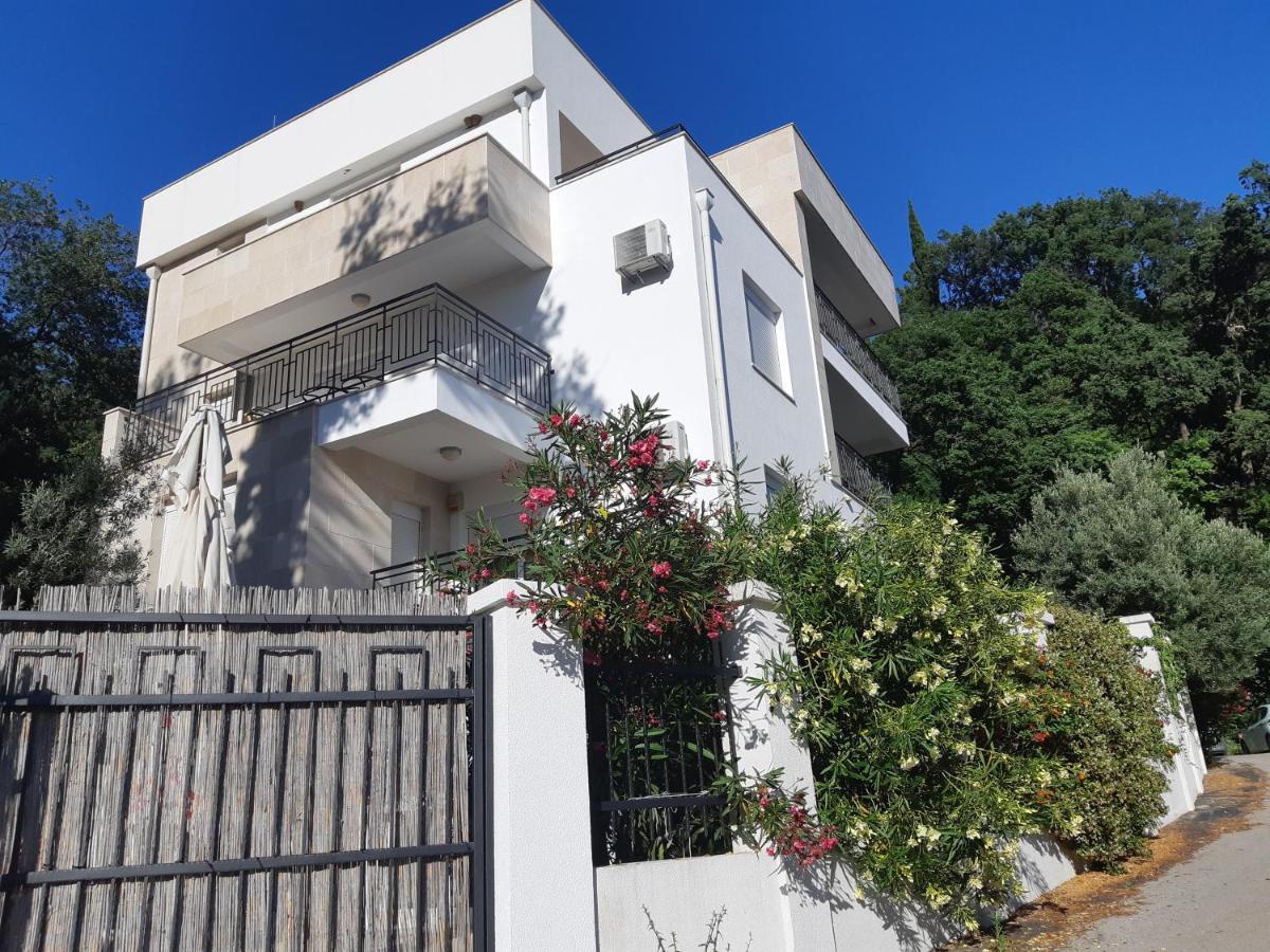 Apartments Villa Simonovic Petrovac 外观 照片