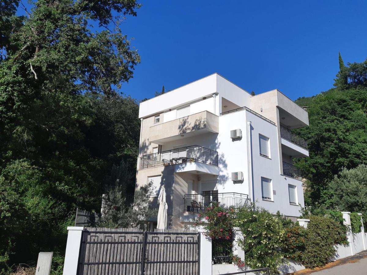 Apartments Villa Simonovic Petrovac 外观 照片