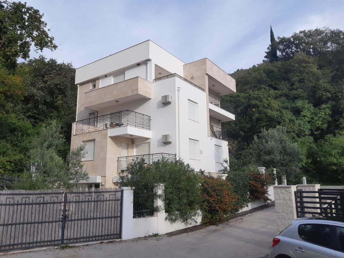 Apartments Villa Simonovic Petrovac 外观 照片