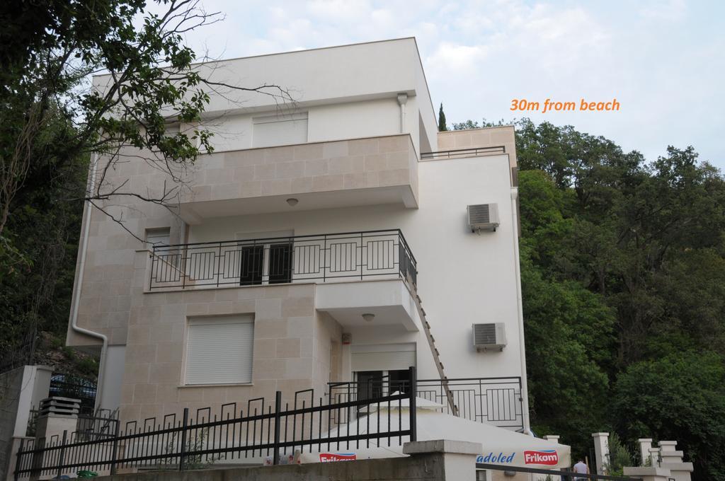 Apartments Villa Simonovic Petrovac 外观 照片