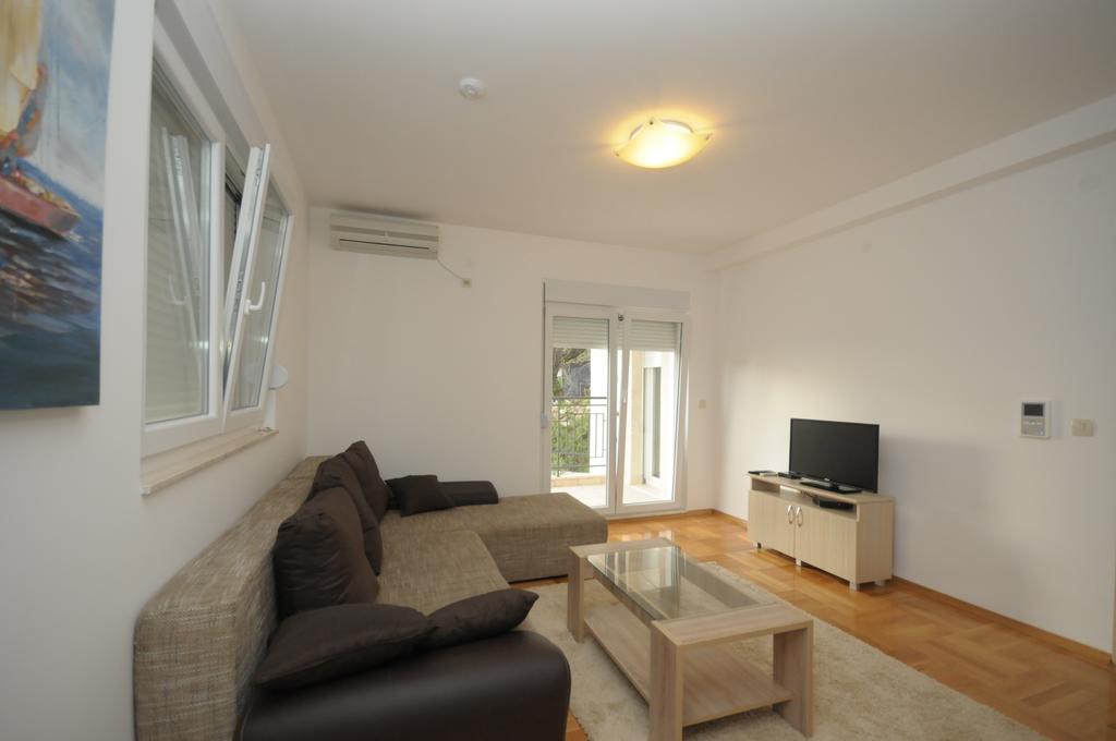 Apartments Villa Simonovic Petrovac 外观 照片