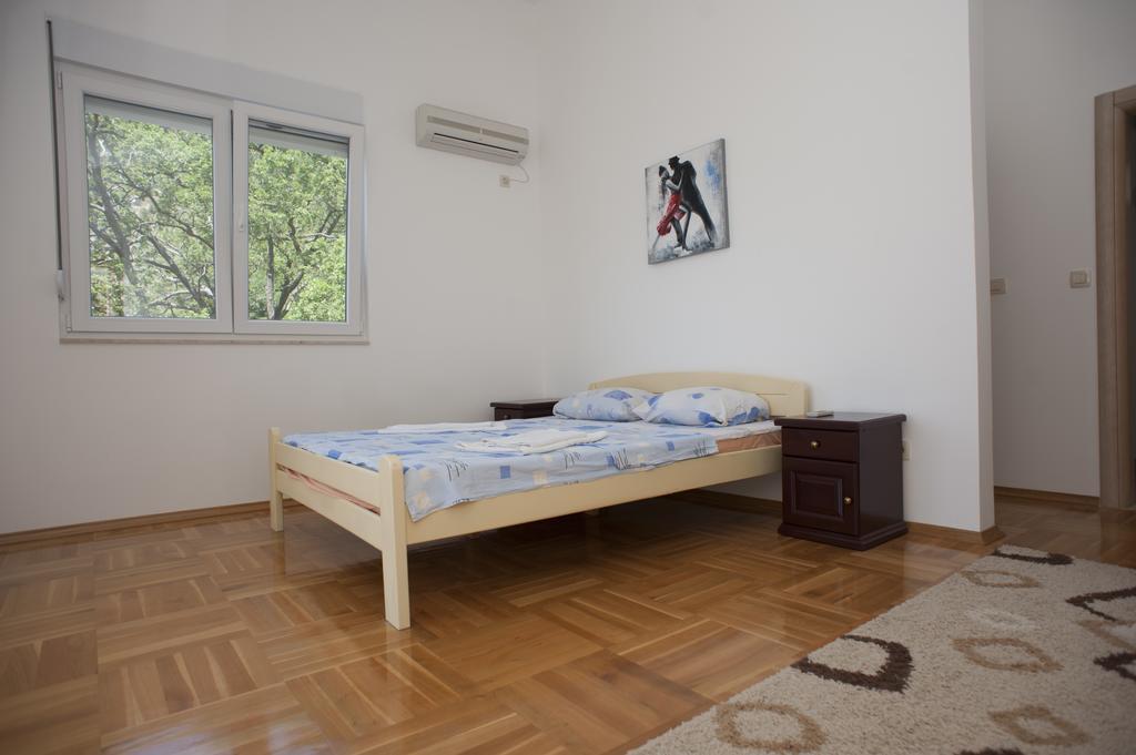 Apartments Villa Simonovic Petrovac 外观 照片