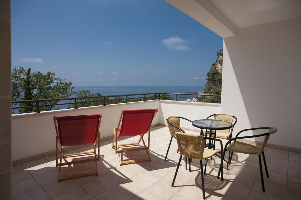 Apartments Villa Simonovic Petrovac 外观 照片