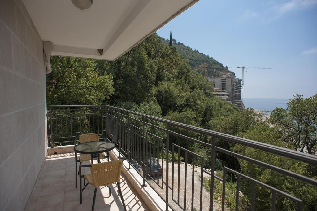 Apartments Villa Simonovic Petrovac 外观 照片