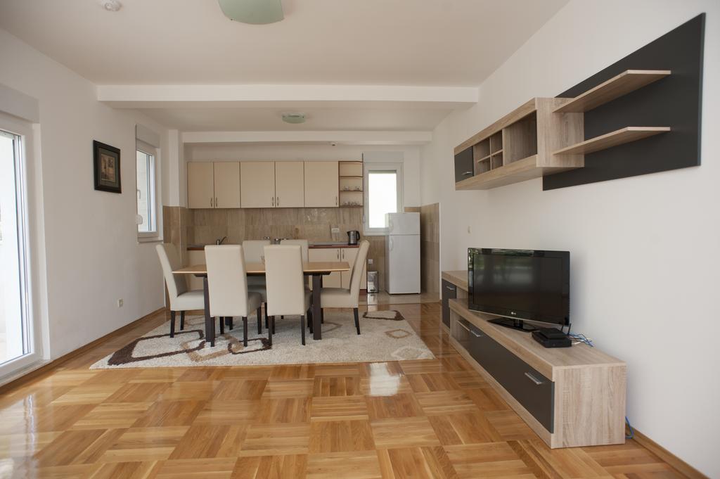 Apartments Villa Simonovic Petrovac 外观 照片