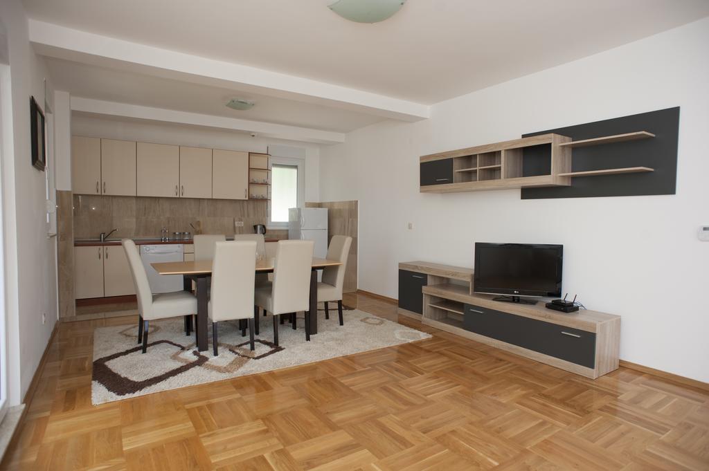 Apartments Villa Simonovic Petrovac 外观 照片