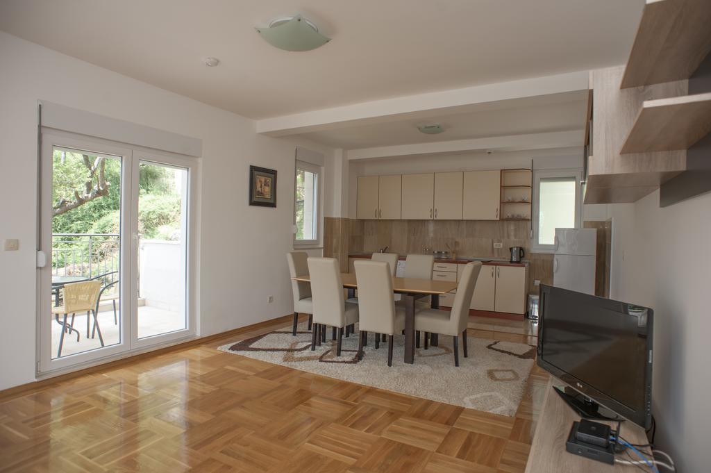 Apartments Villa Simonovic Petrovac 外观 照片