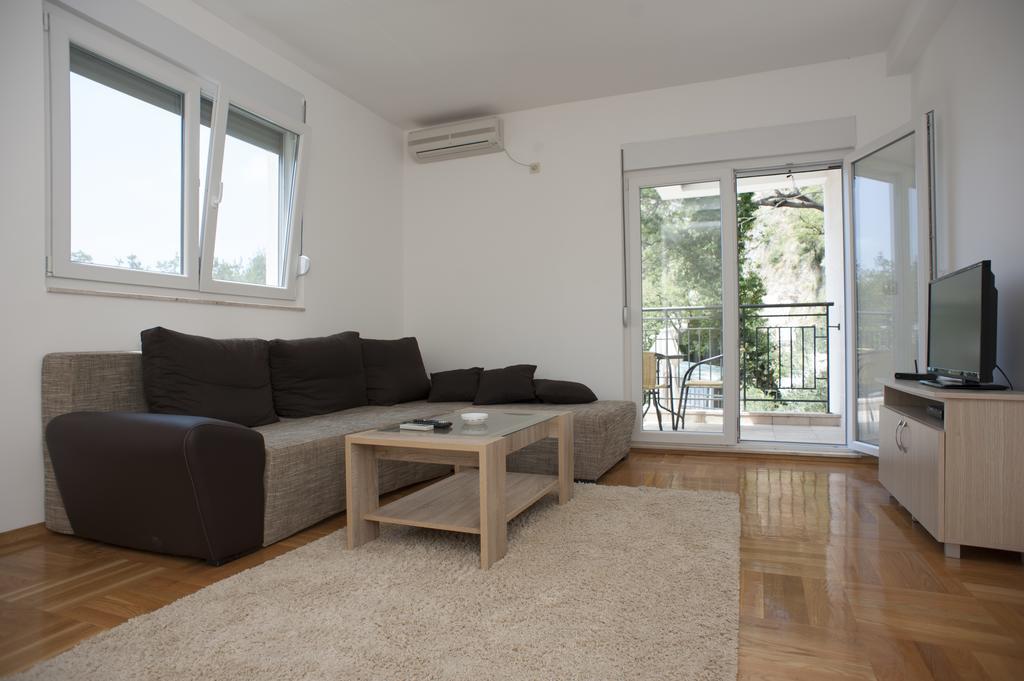 Apartments Villa Simonovic Petrovac 外观 照片
