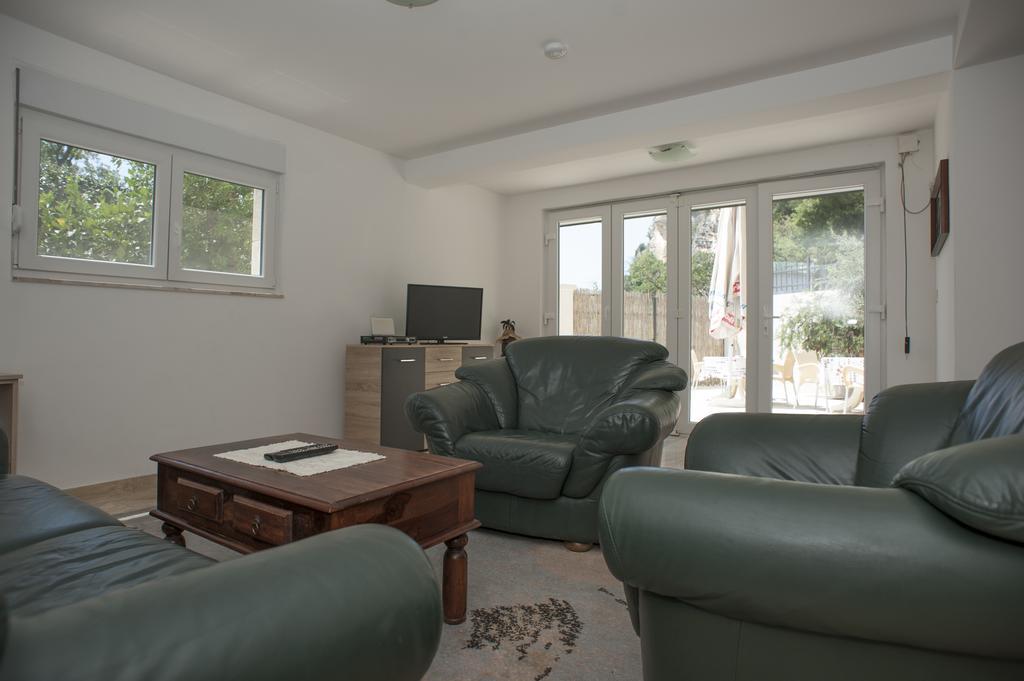Apartments Villa Simonovic Petrovac 外观 照片