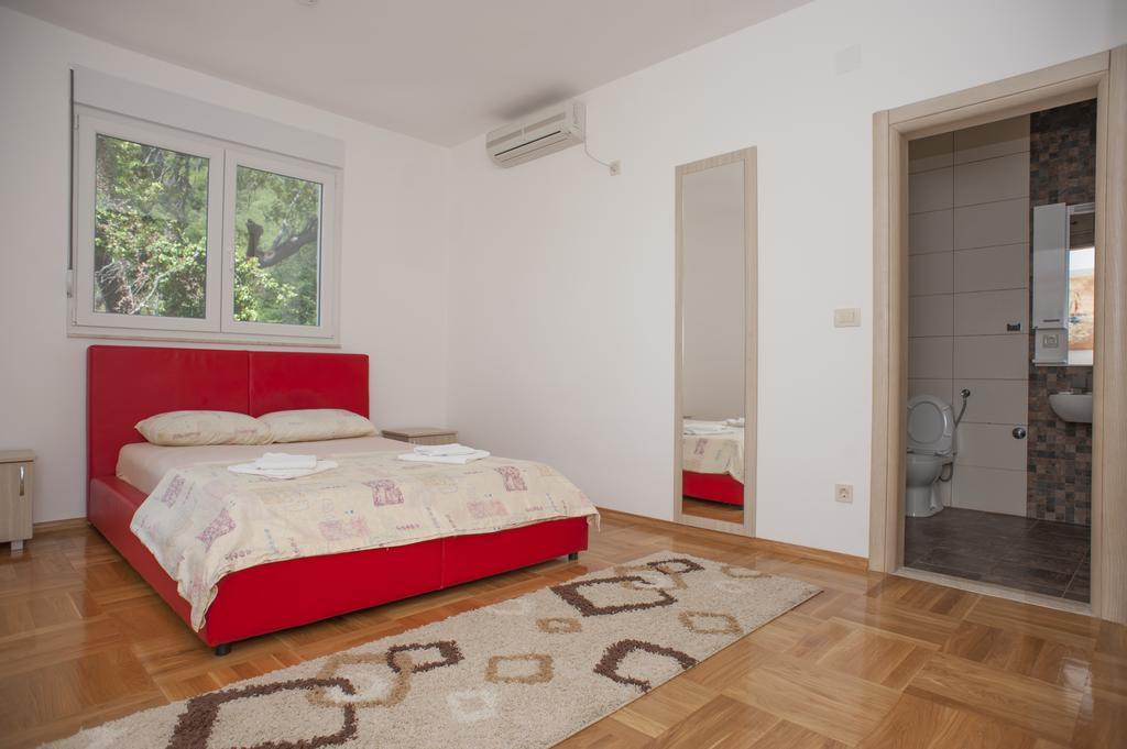 Apartments Villa Simonovic Petrovac 外观 照片