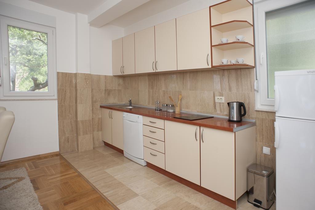 Apartments Villa Simonovic Petrovac 外观 照片