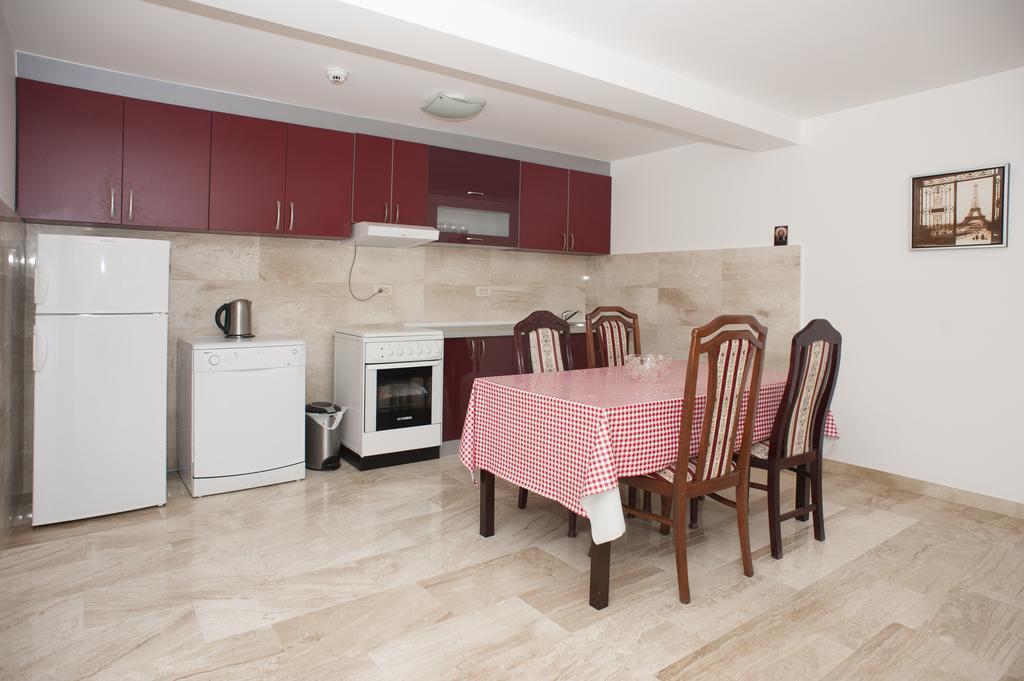 Apartments Villa Simonovic Petrovac 外观 照片