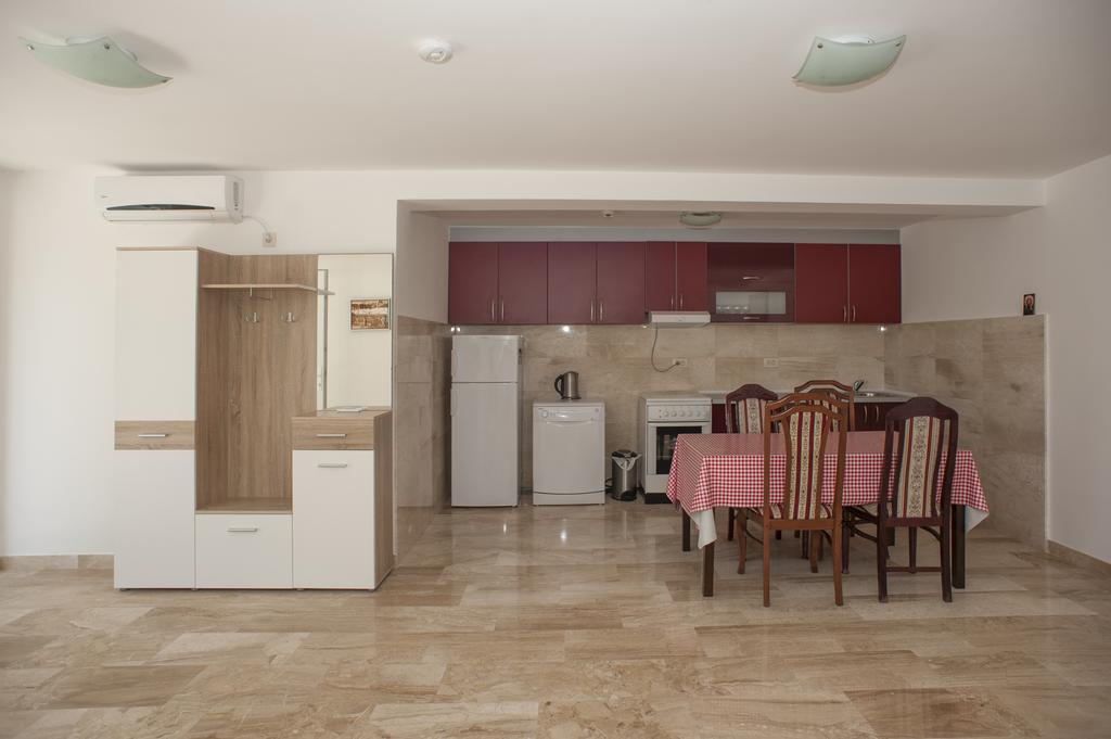 Apartments Villa Simonovic Petrovac 外观 照片