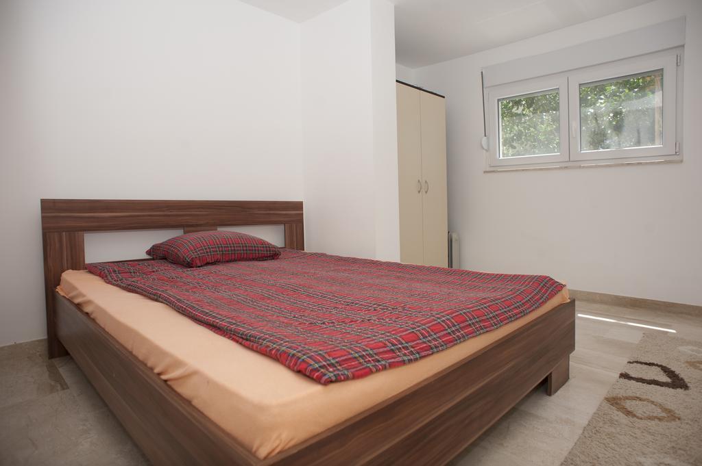 Apartments Villa Simonovic Petrovac 外观 照片