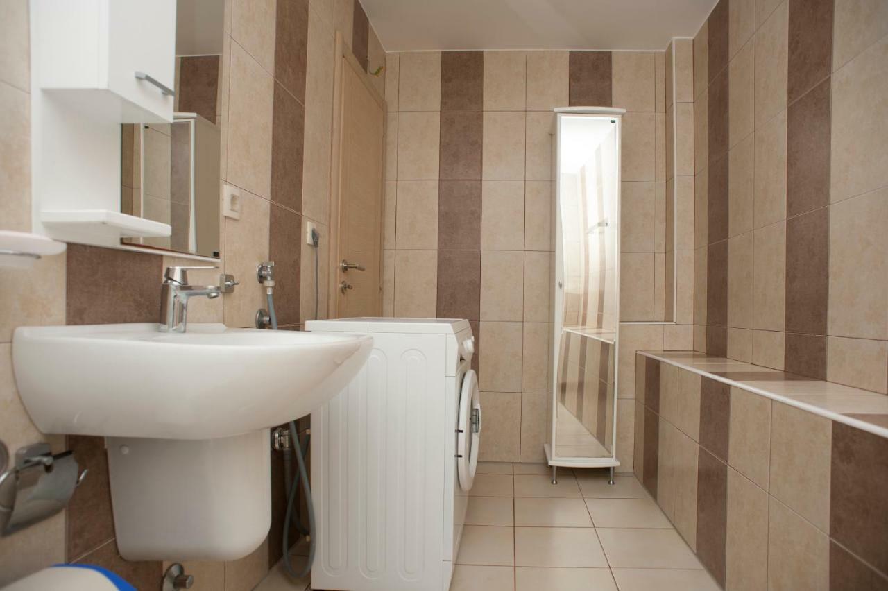 Apartments Villa Simonovic Petrovac 外观 照片