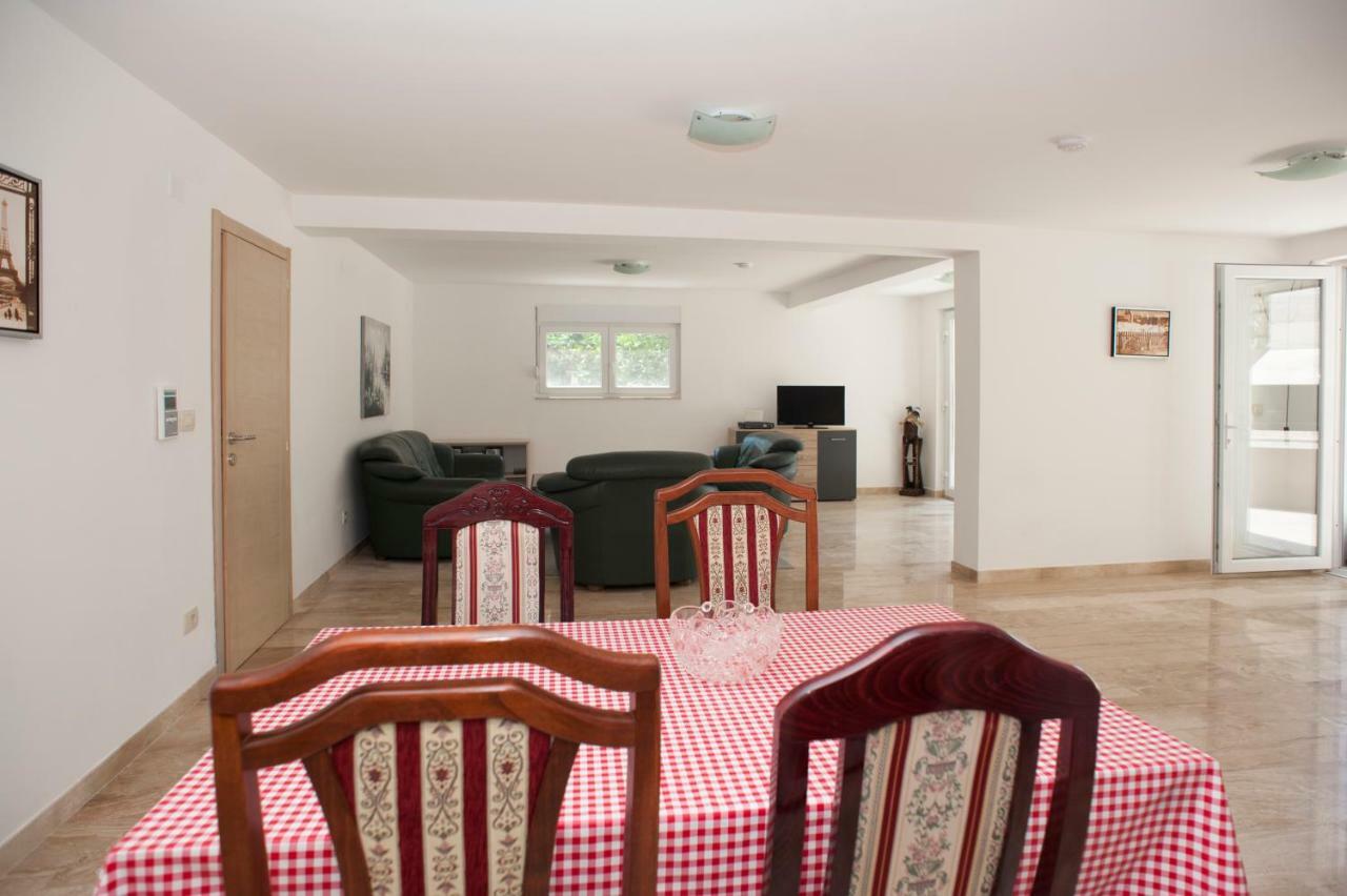 Apartments Villa Simonovic Petrovac 外观 照片