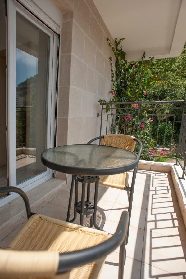 Apartments Villa Simonovic Petrovac 外观 照片